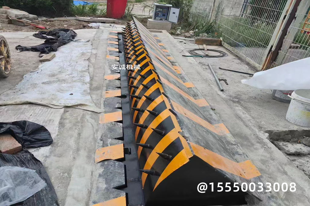 社區(qū)兒童游樂區(qū)路障機(jī)(圖1) 社區(qū)兒童游樂區(qū)路障機(jī)(圖1)